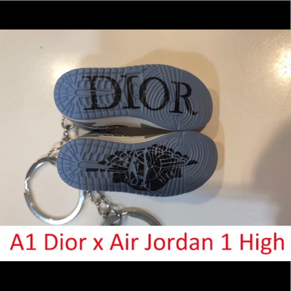 Dior x Air Jordan 1 High Keychains - Picture 7 of 12